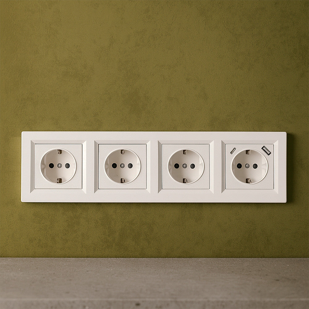 Nova IV – drei geerdete Steckdosen mit USB-Anschluss und weißem Rahmen Sekundäres Bild